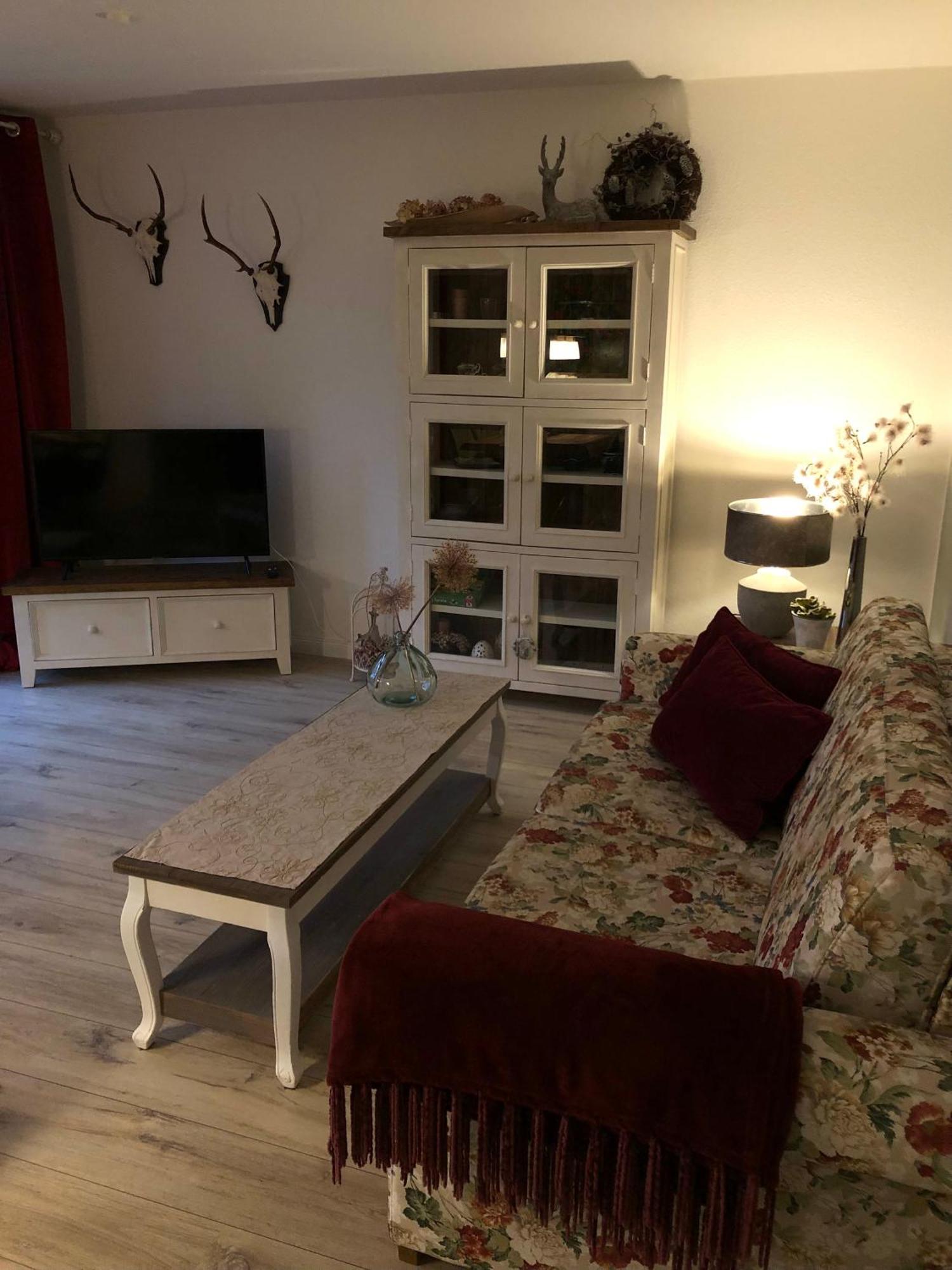 4 Wunderschoene Ferienwohnungen Im Kavaliershaus Schwerin  Room photo